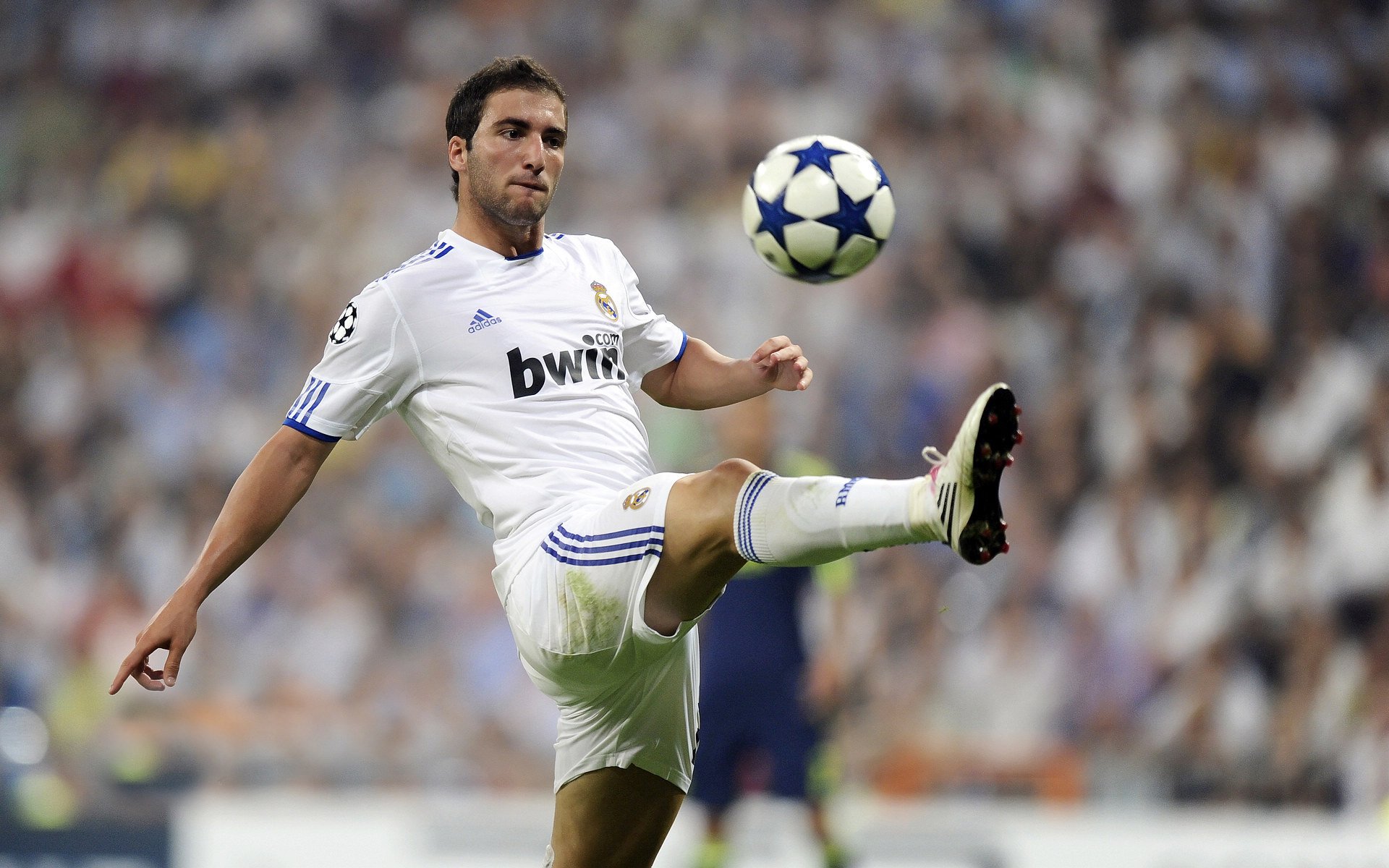 跨界狂想，当哈弗茨在F1街道赛接管比赛，苏格兰已击溃雷恩