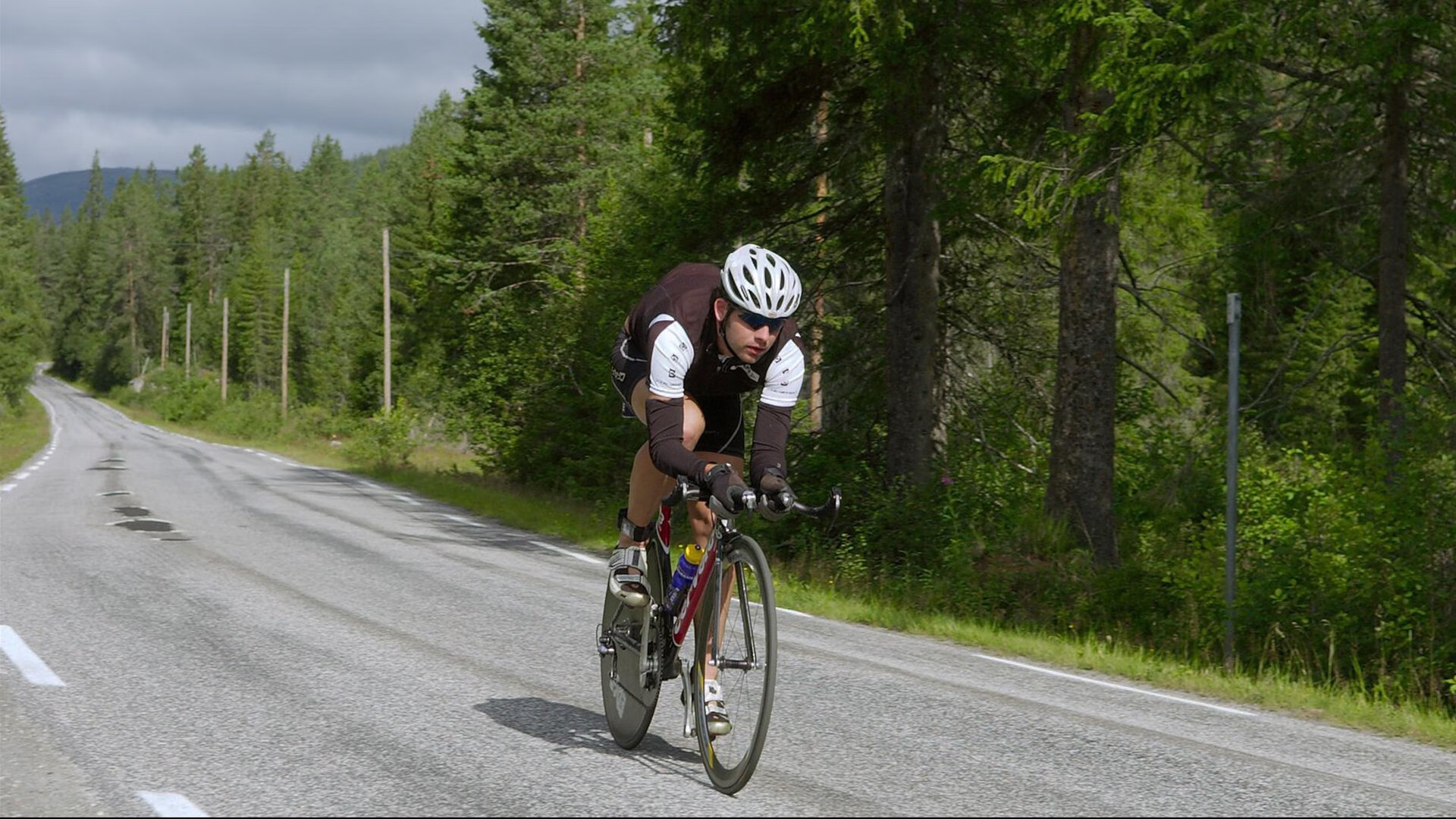 费城孤星，当恩比德在热浪与冰墙间投下唯一答案